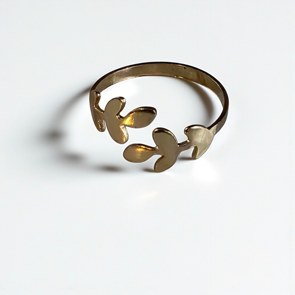 Gold Tone Leaf Ring
